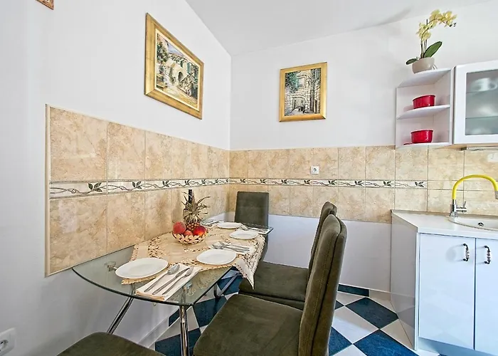 Nina Apartman